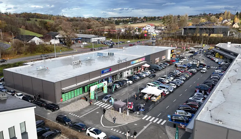 Uroczyste otwarcie Viva Park Cieszyn — tłumy klientów i namioty eventowe
